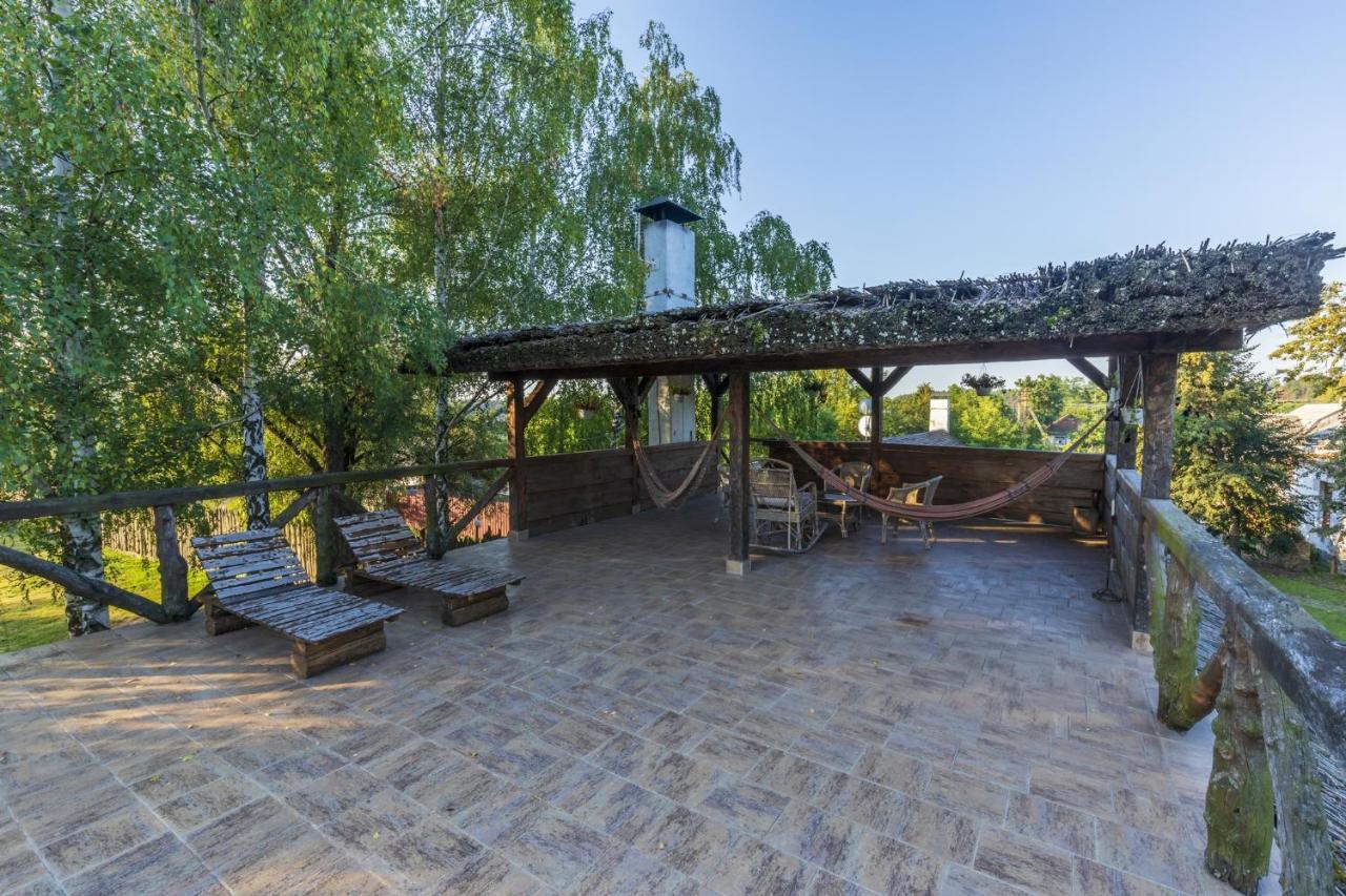 Гостинний Двір На Хуторі Хрещатик Extérieur photo